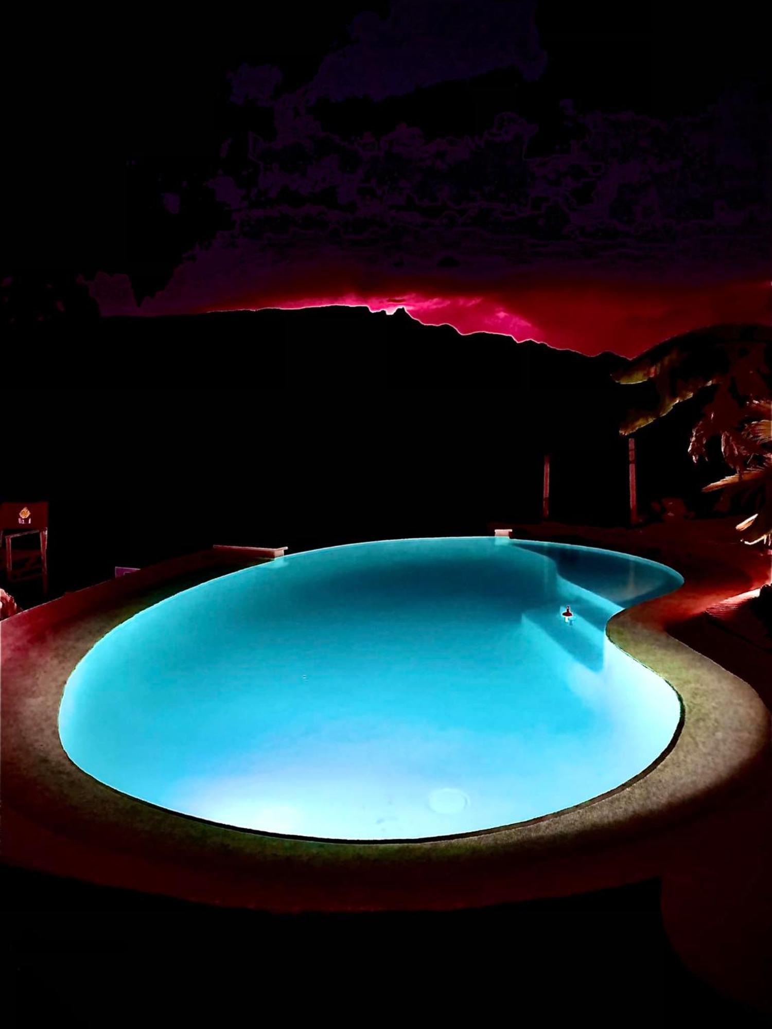A La Marc'Quize Chambres D'Hotes, Petit Dejeuner Compris, Avec Piscine A Debordement En Exterieur, Bain Nordique A 38 Degres En Prestation Supplement Sur Reservation Horaire Anticipee 1 Place De Parking Gratuite Sur Place Mouxy Dış mekan fotoğraf
