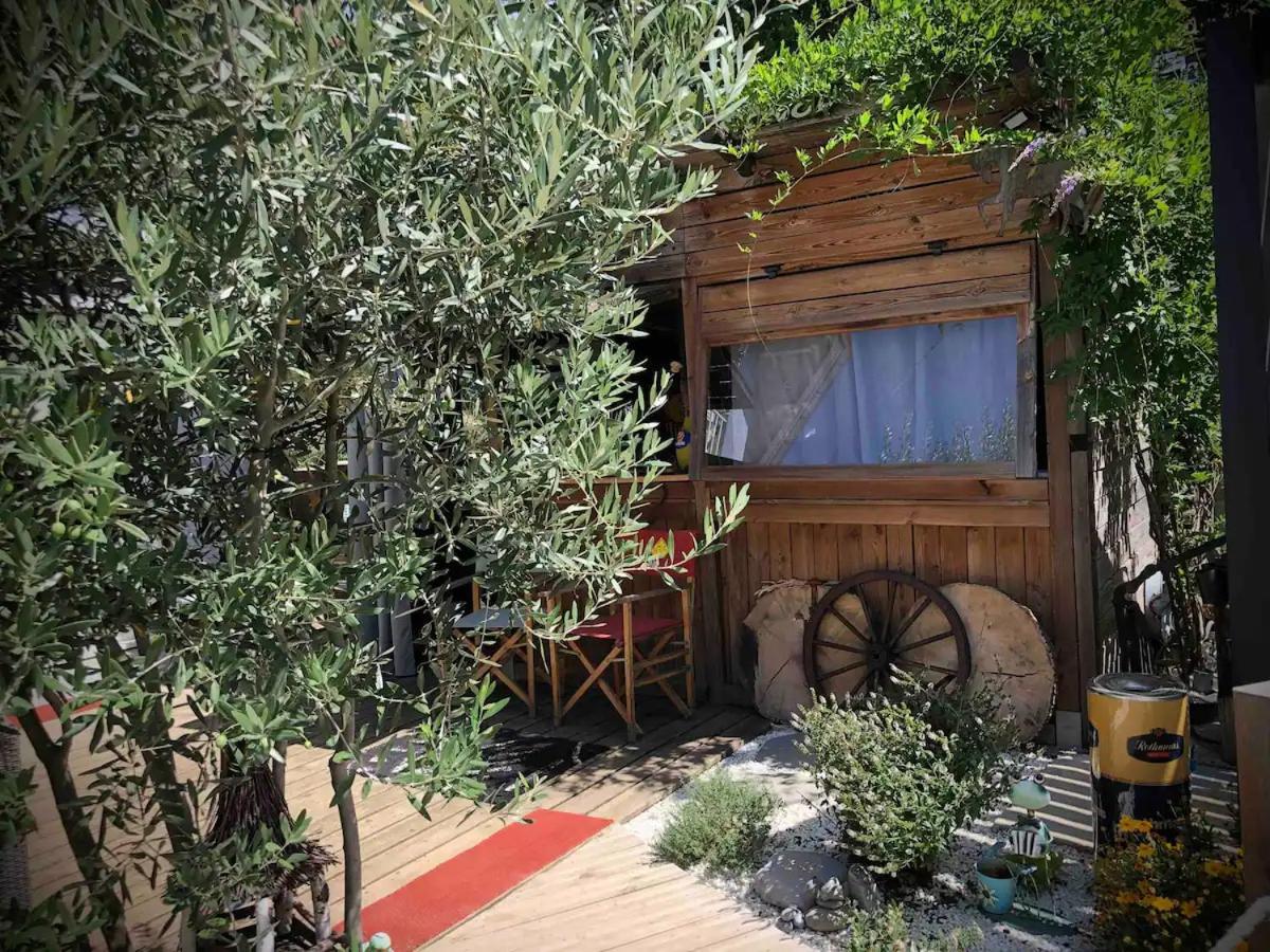 A La Marc'Quize Chambres D'Hotes, Petit Dejeuner Compris, Avec Piscine A Debordement En Exterieur, Bain Nordique A 38 Degres En Prestation Supplement Sur Reservation Horaire Anticipee 1 Place De Parking Gratuite Sur Place Mouxy Dış mekan fotoğraf