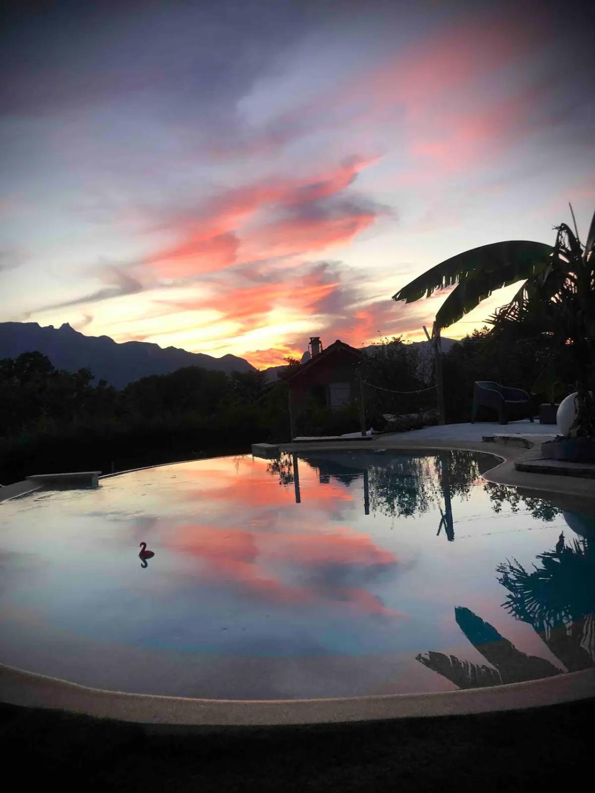 A La Marc'Quize Chambres D'Hotes, Petit Dejeuner Compris, Avec Piscine A Debordement En Exterieur, Bain Nordique A 38 Degres En Prestation Supplement Sur Reservation Horaire Anticipee 1 Place De Parking Gratuite Sur Place Mouxy Dış mekan fotoğraf