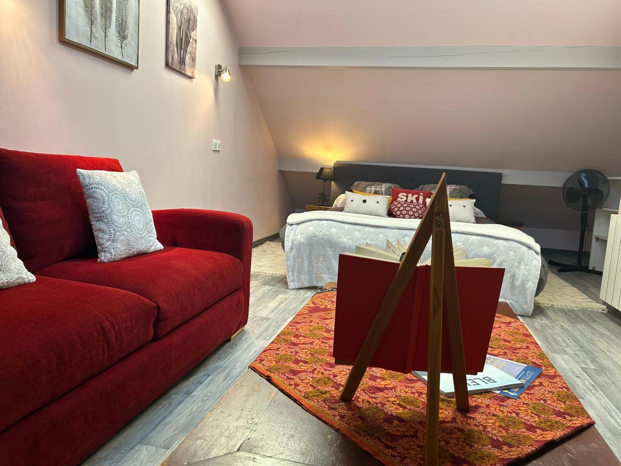 A La Marc'Quize Chambres D'Hotes, Petit Dejeuner Compris, Avec Piscine A Debordement En Exterieur, Bain Nordique A 38 Degres En Prestation Supplement Sur Reservation Horaire Anticipee 1 Place De Parking Gratuite Sur Place Mouxy Dış mekan fotoğraf