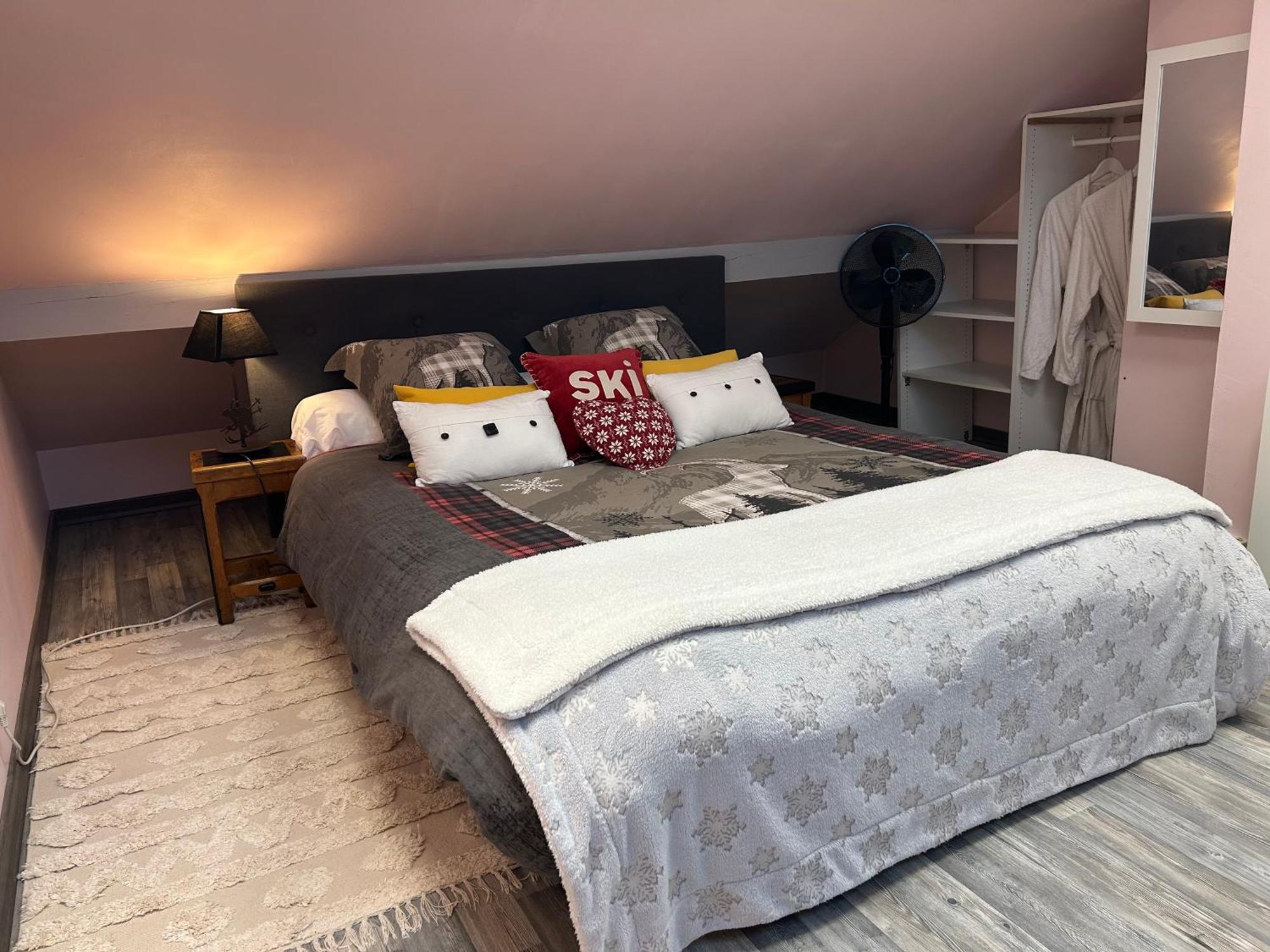 A La Marc'Quize Chambres D'Hotes, Petit Dejeuner Compris, Avec Piscine A Debordement En Exterieur, Bain Nordique A 38 Degres En Prestation Supplement Sur Reservation Horaire Anticipee 1 Place De Parking Gratuite Sur Place Mouxy Dış mekan fotoğraf