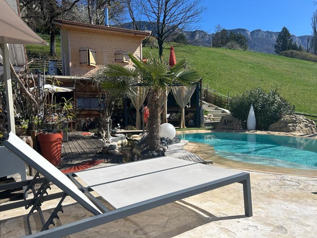 A La Marc'Quize Chambres D'Hotes, Petit Dejeuner Compris, Avec Piscine A Debordement En Exterieur, Bain Nordique A 38 Degres En Prestation Supplement Sur Reservation Horaire Anticipee 1 Place De Parking Gratuite Sur Place Mouxy Dış mekan fotoğraf
