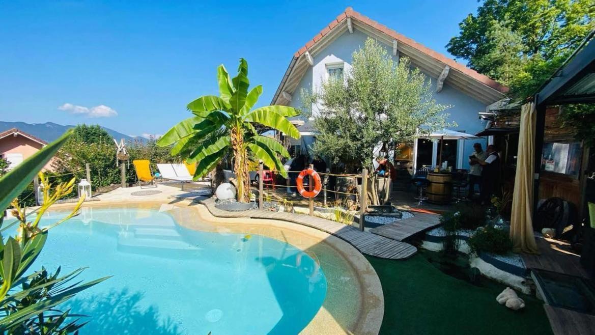 A La Marc'Quize Chambres D'Hotes, Petit Dejeuner Compris, Avec Piscine A Debordement En Exterieur, Bain Nordique A 38 Degres En Prestation Supplement Sur Reservation Horaire Anticipee 1 Place De Parking Gratuite Sur Place Mouxy Dış mekan fotoğraf